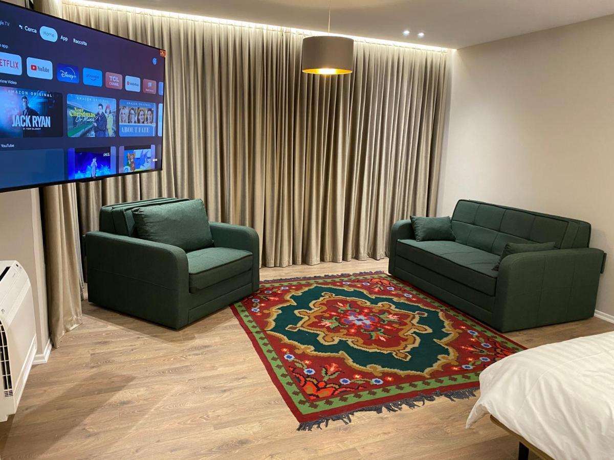 Vila-Amo, Suites&Rooms In Tirana Center Bagian luar foto