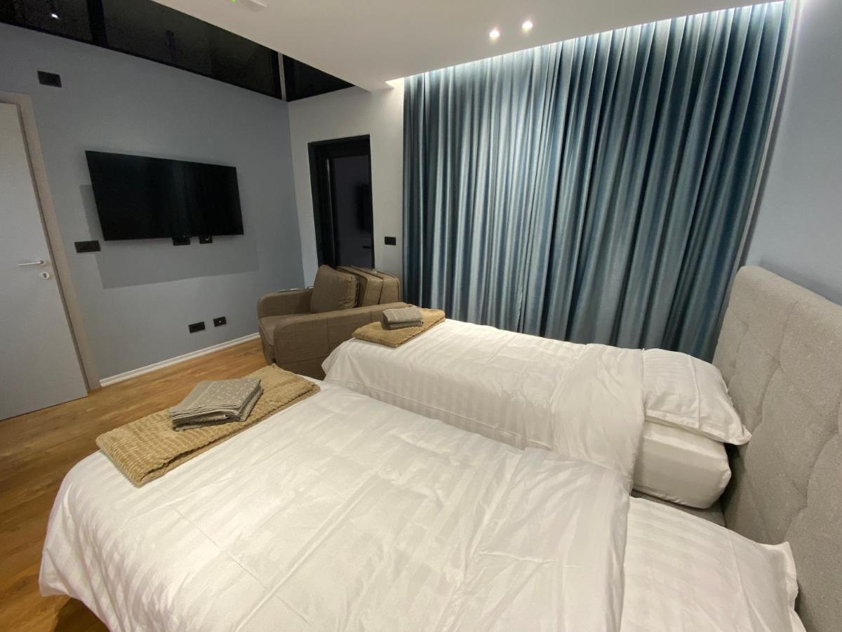 Vila-Amo, Suites&Rooms In Tirana Center Bagian luar foto